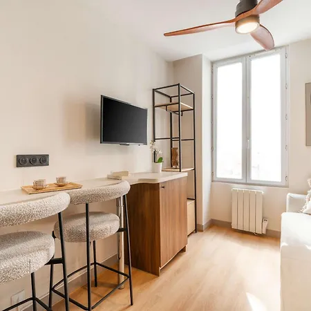 Montparnasse Deluxe *