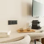 Montparnasse Deluxe *