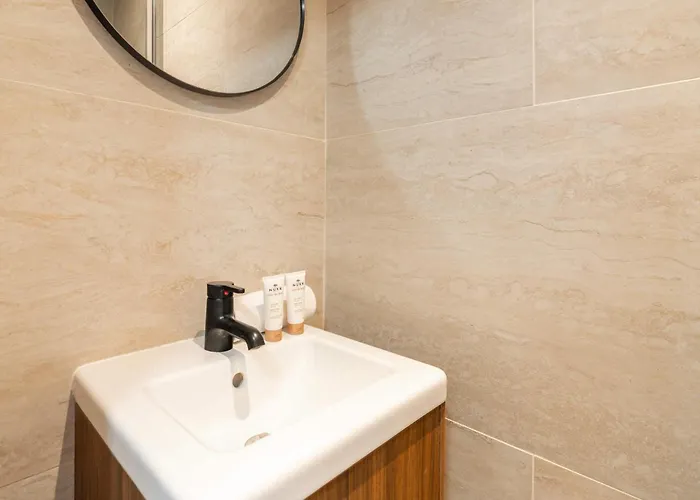 Montparnasse Deluxe *